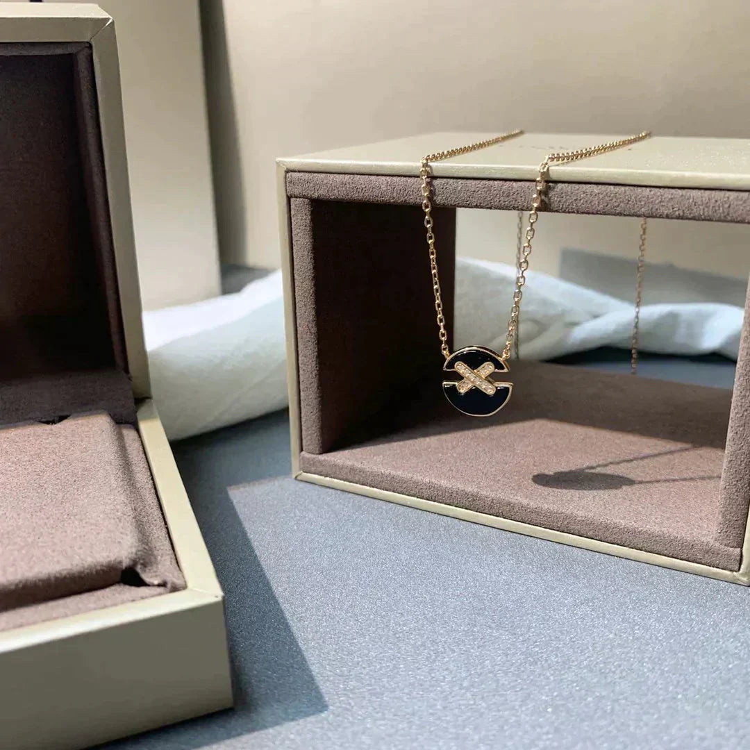 [Royal Jewellery]JEUX DE ROSE GOLD DIAMOND NECKLACE