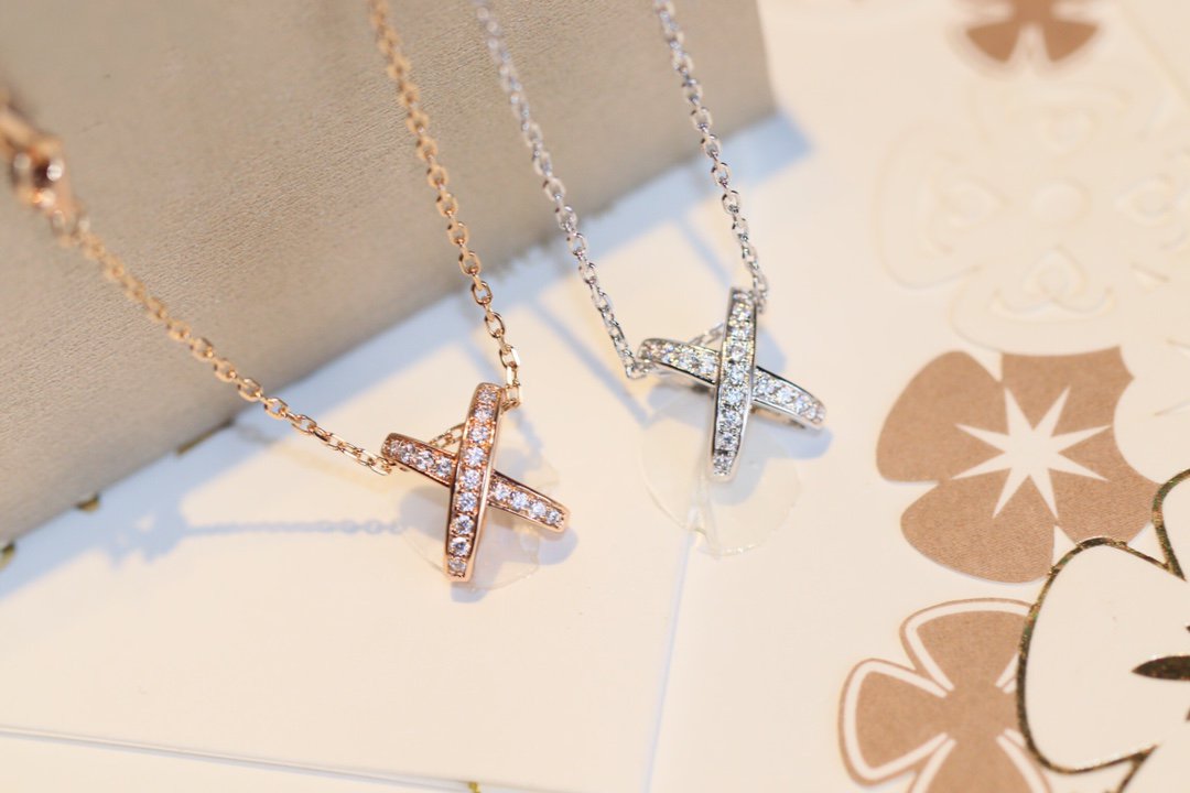 [Royal Jewellery]JEUX DE DIAMOND NECKLACE