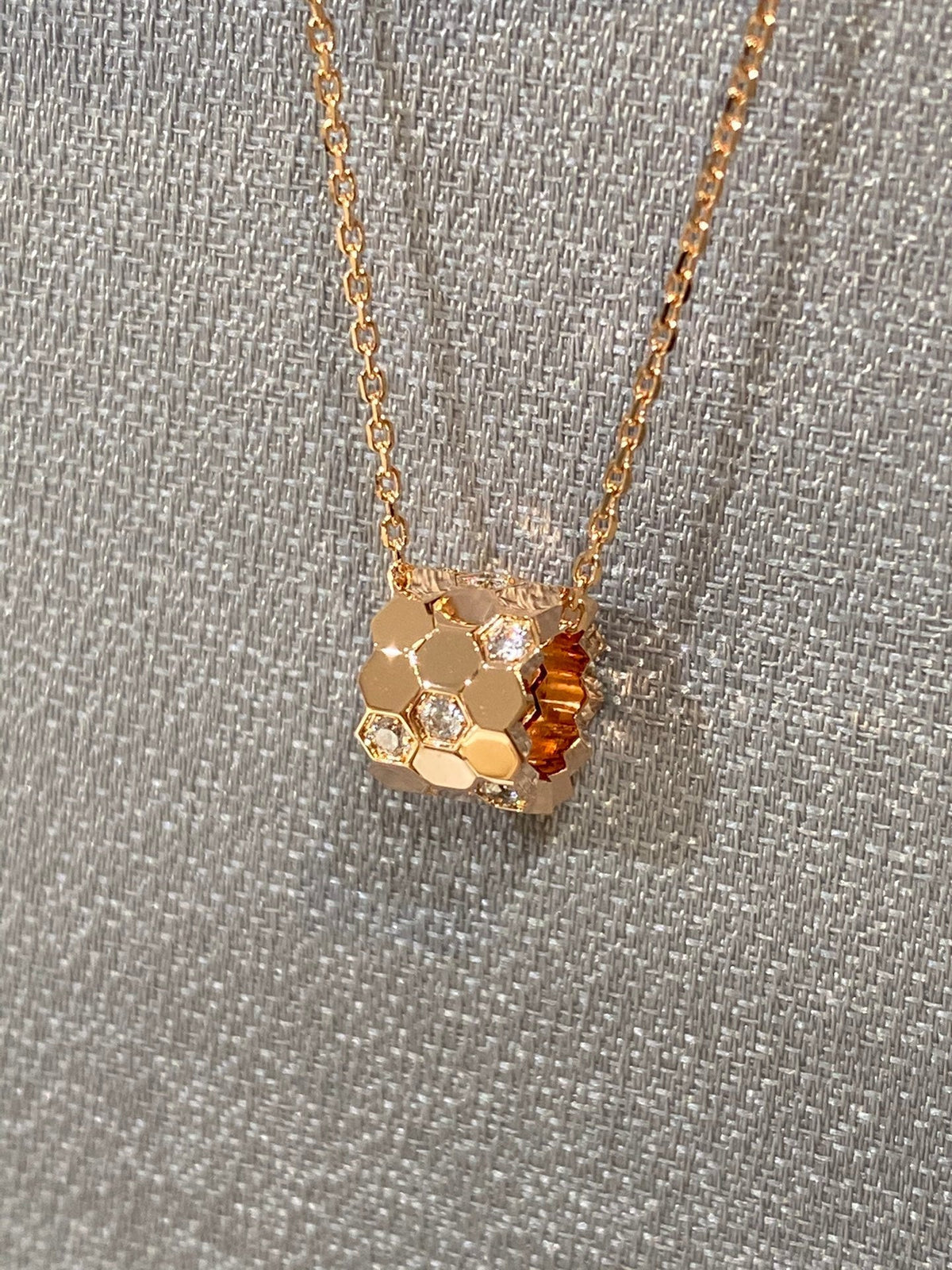 [Royal Jewellery]BEE LOVE DIAMOND NECKLACE