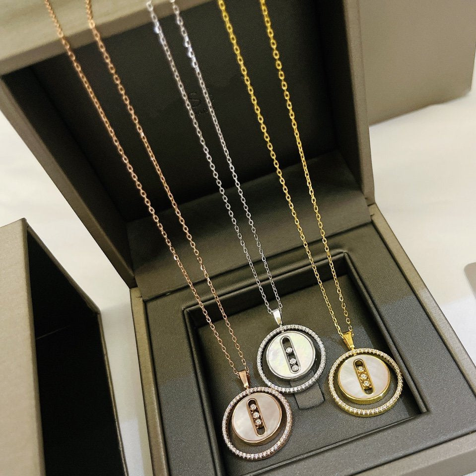 [Royal]LUCKY MOVE MM NACRE BLANCHE DIAMOND NECKLACE