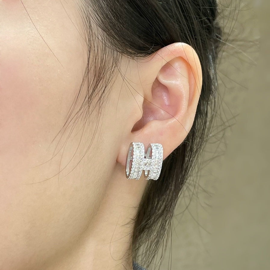 [Royal Jewellery]H STUD EARRINGS WITH SILVER DIAMONDS