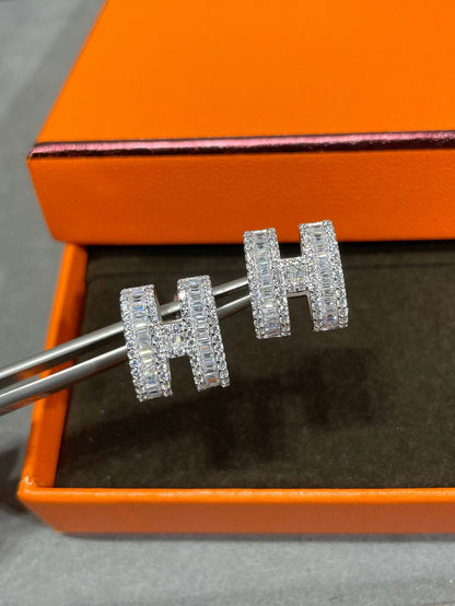[Royal Jewellery]H STUD EARRINGS WITH SILVER DIAMONDS