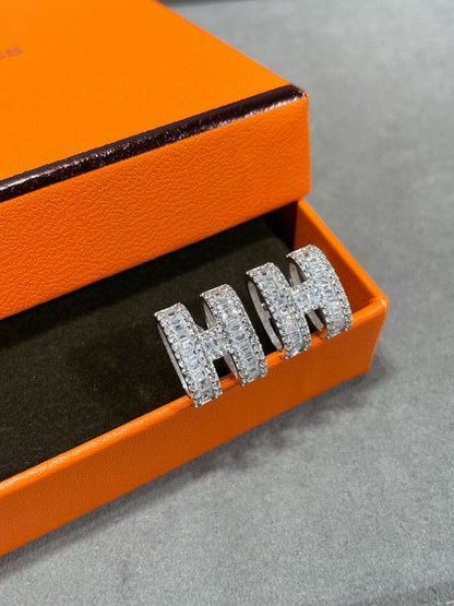 [Royal Jewellery]H STUD EARRINGS WITH SILVER DIAMONDS