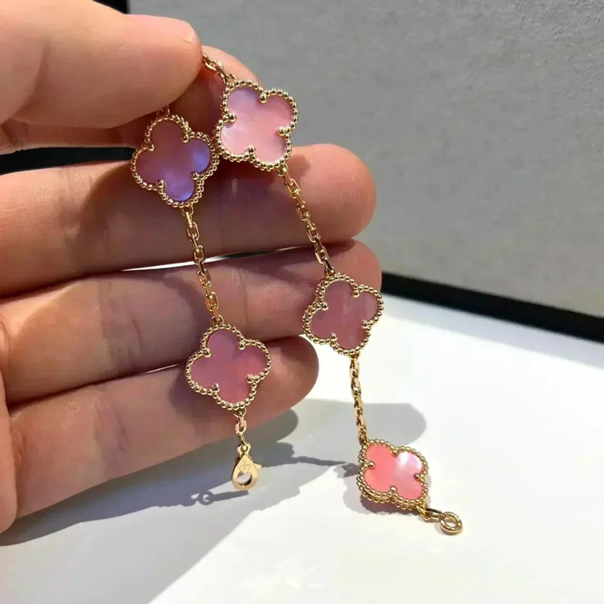 [Royal Jewellery] CLOVER 5 MOTIFS  PINK MOP BRACELET COLLECTION