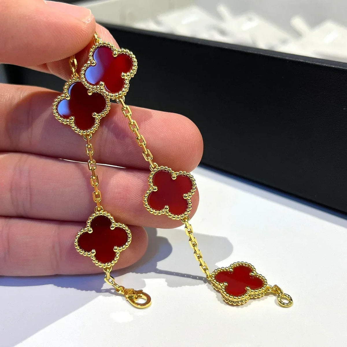 [Royal Jewellery] CLOVER 5 MOTIF RED CORNELIAN BRACELET COLLECTION