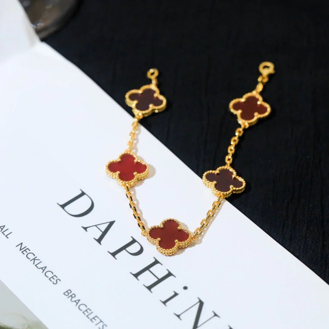 [Royal Jewellery] CLOVER 5 MOTIF RED CORNELIAN BRACELET COLLECTION