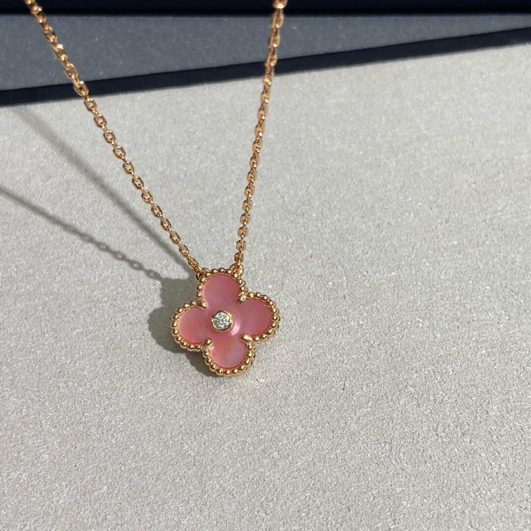 [Royal Jewellery]CLOVER 15MM DIAMOND PINK MOP NECKLACE