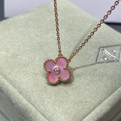 [Royal Jewellery]CLOVER 15MM DIAMOND PINK MOP NECKLACE