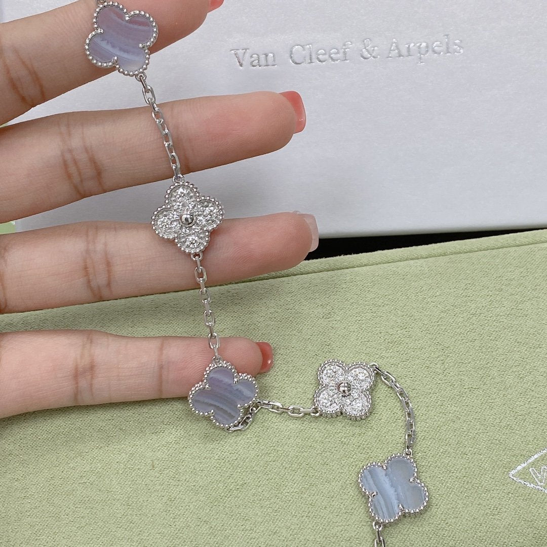 [Royal Jewellery] CLOVER 5 MOTIF PURPLE CHALCEDONY BRACELET COLLECTION