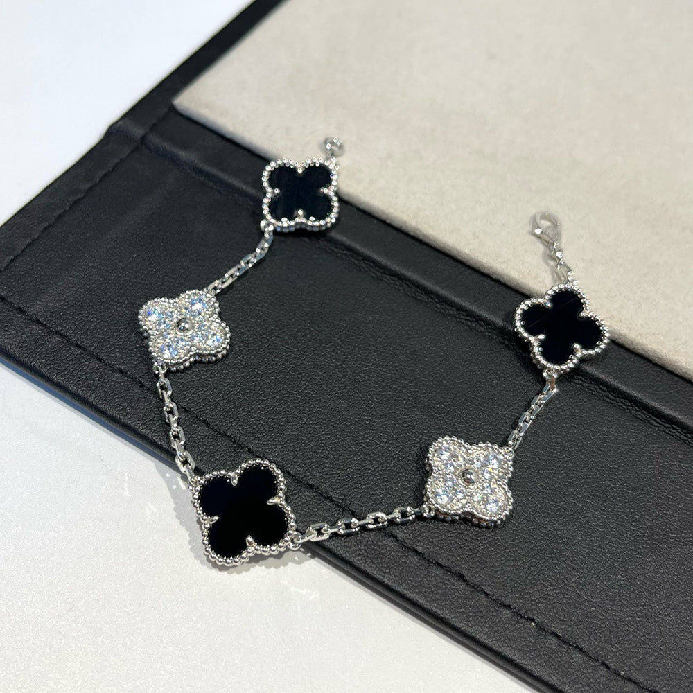 [Royal Jewellery] CLOVER 5 MOTIF ONYXS BRACELET COLLECTION
