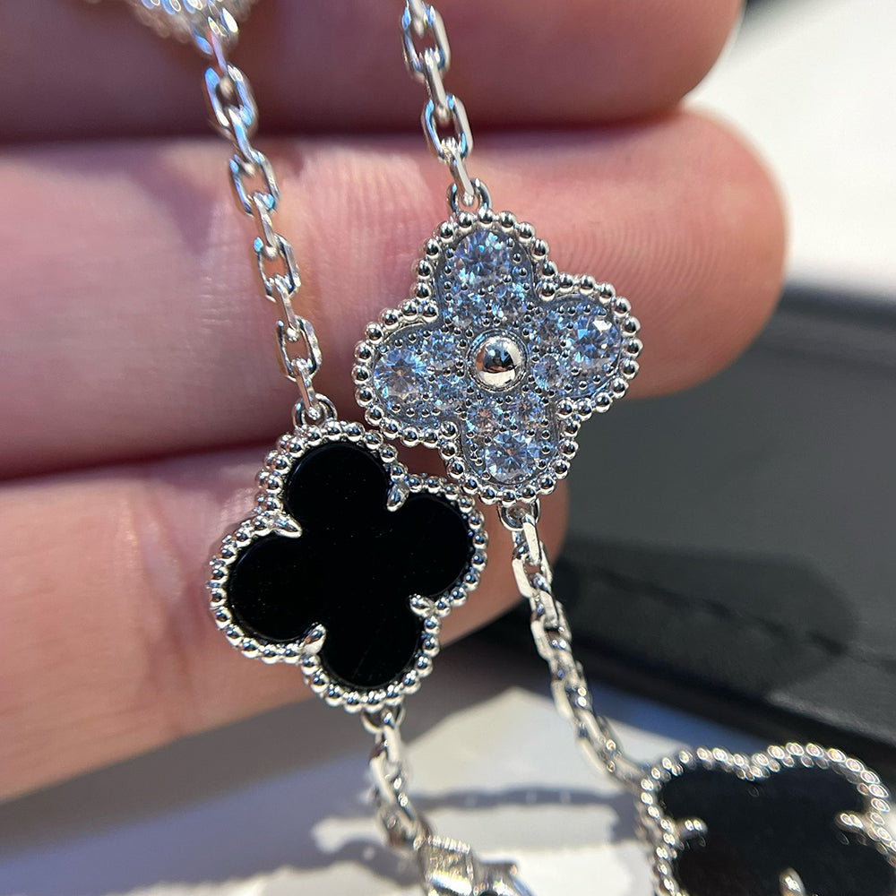 [Royal Jewellery] CLOVER 5 MOTIF ONYXS BRACELET COLLECTION