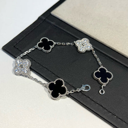 [Royal Jewellery] CLOVER 5 MOTIF ONYXS BRACELET COLLECTION