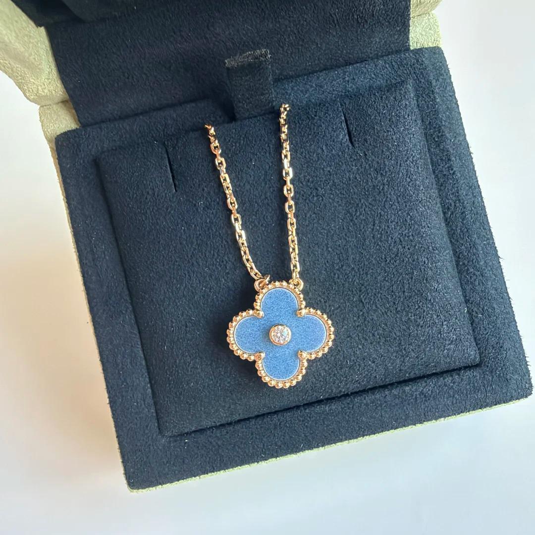 [Royal] 2026 CLOVER 15MM CHRISTMAS LIMITED EDITION SINGLE FLOWER NECKLACE