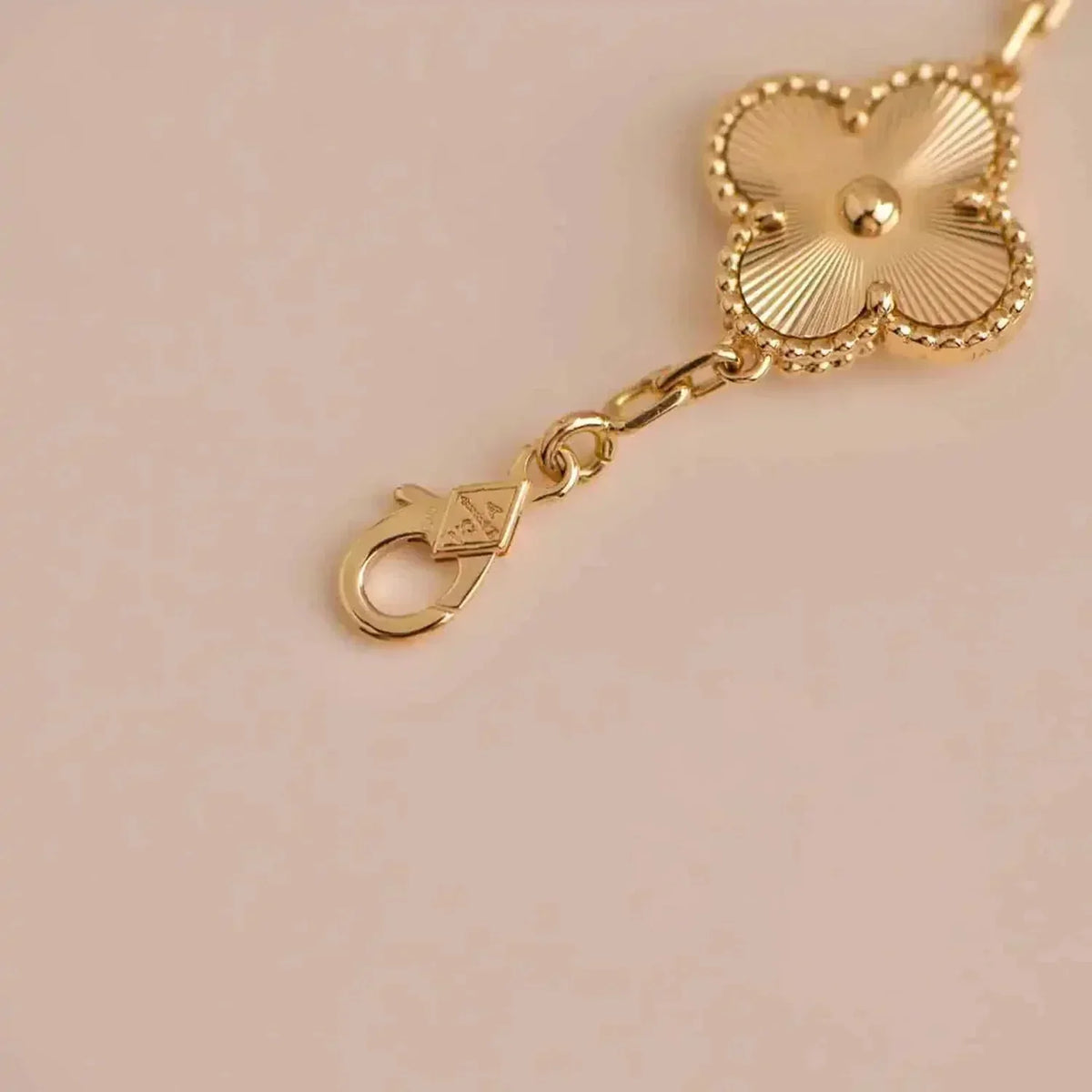 [Royal Jewellery] CLOVER 5 MOTIF LASER BRACELET COLLECTION