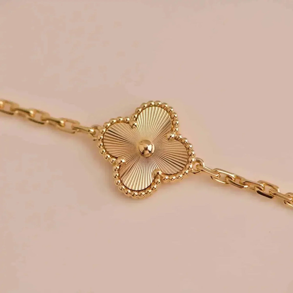 [Royal Jewellery] CLOVER 5 MOTIF LASER BRACELET COLLECTION