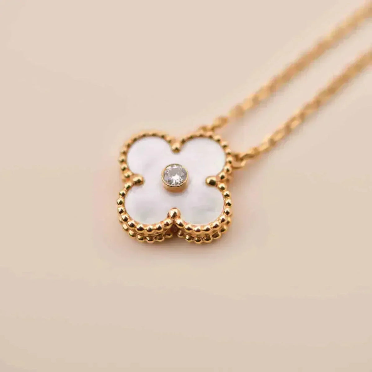 [Royal Jewellery]CLOVER 15MM DIAMOND WHITE FRITILLARIA NECKLACE