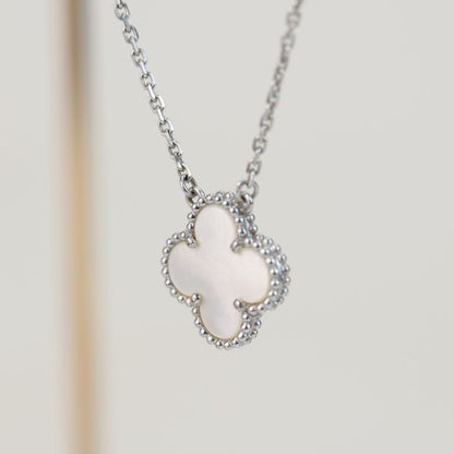 [Royal Jewellery]CLOVER  15MM WHITE MOTHER-OF-PEARL SILVER
