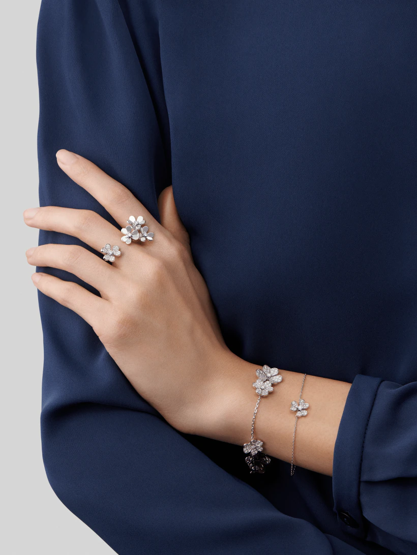 [Royal Jewellery]FRIVOLE SILVER FLOWER DIAMOND BRACELET
