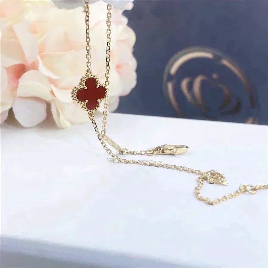 [Royal Jewellery]CLOVER  CARNELIAN SINGLE FLOWER BRACELET