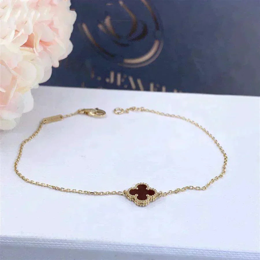 [Royal Jewellery]CLOVER  CARNELIAN SINGLE FLOWER BRACELET