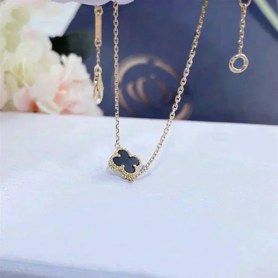 [Royal Jewellery]CLOVER ONYX SINGLE FLOWER BRACELET