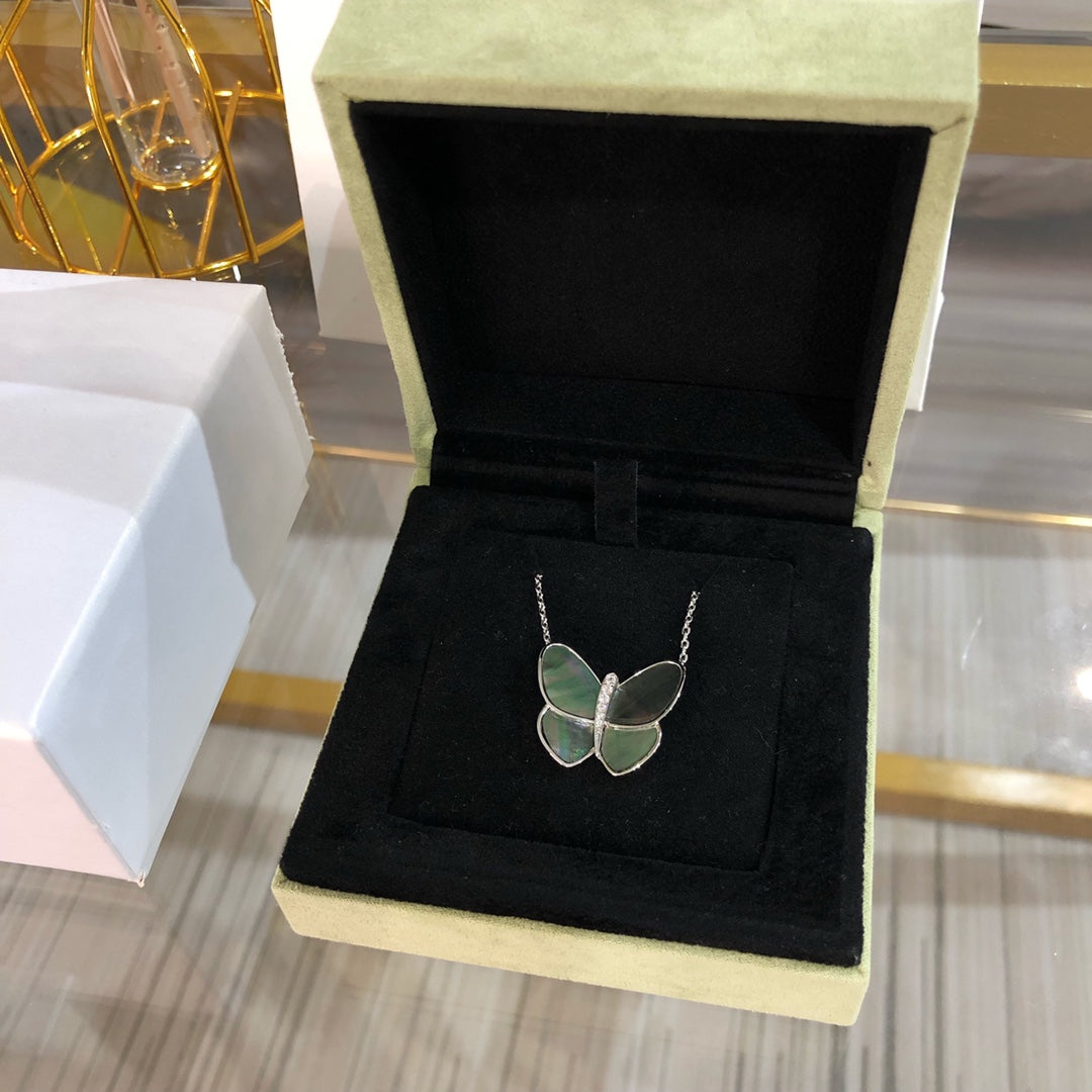 [Royal Jewellery]LARGE BUTTERFLY SILVER PENDANT DIAMOND NECKLACE