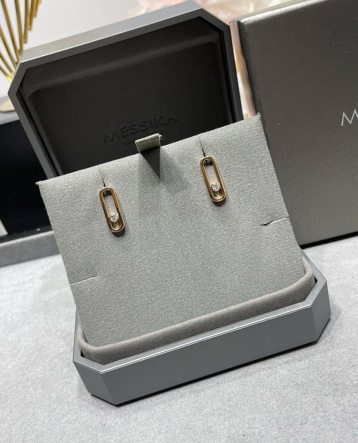 [Royal]MOVE UNO SMALL 1 DIAMOND EARRINGS