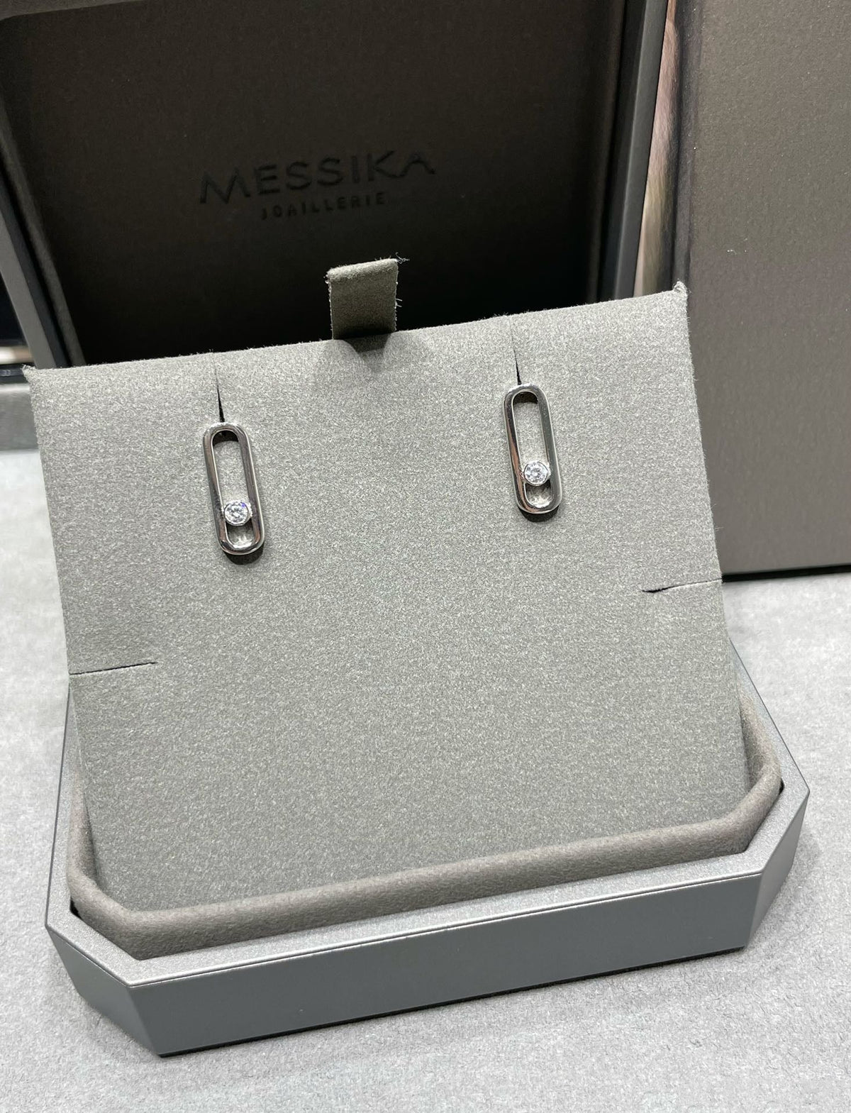 [Royal]MOVE UNO SMALL 1 DIAMOND EARRINGS