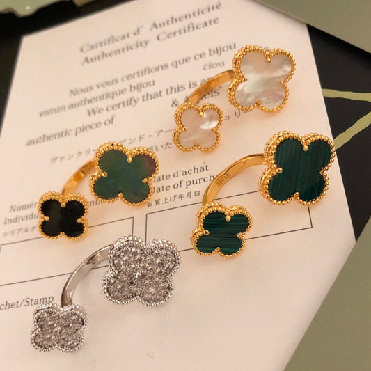 [Royal Jewellery]CLOVER BETWEEN THE FINGER RING