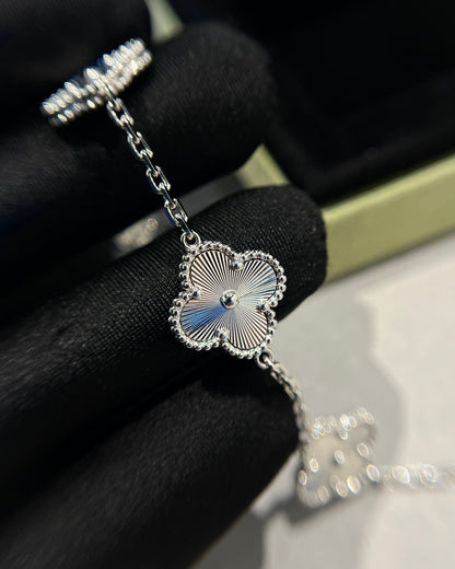 [Royal Jewellery] CLOVER 5 MOTIF LASER BRACELET COLLECTION