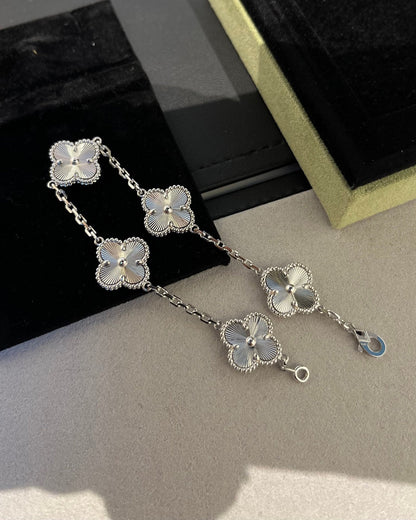 [Royal Jewellery] CLOVER 5 MOTIF LASER BRACELET COLLECTION
